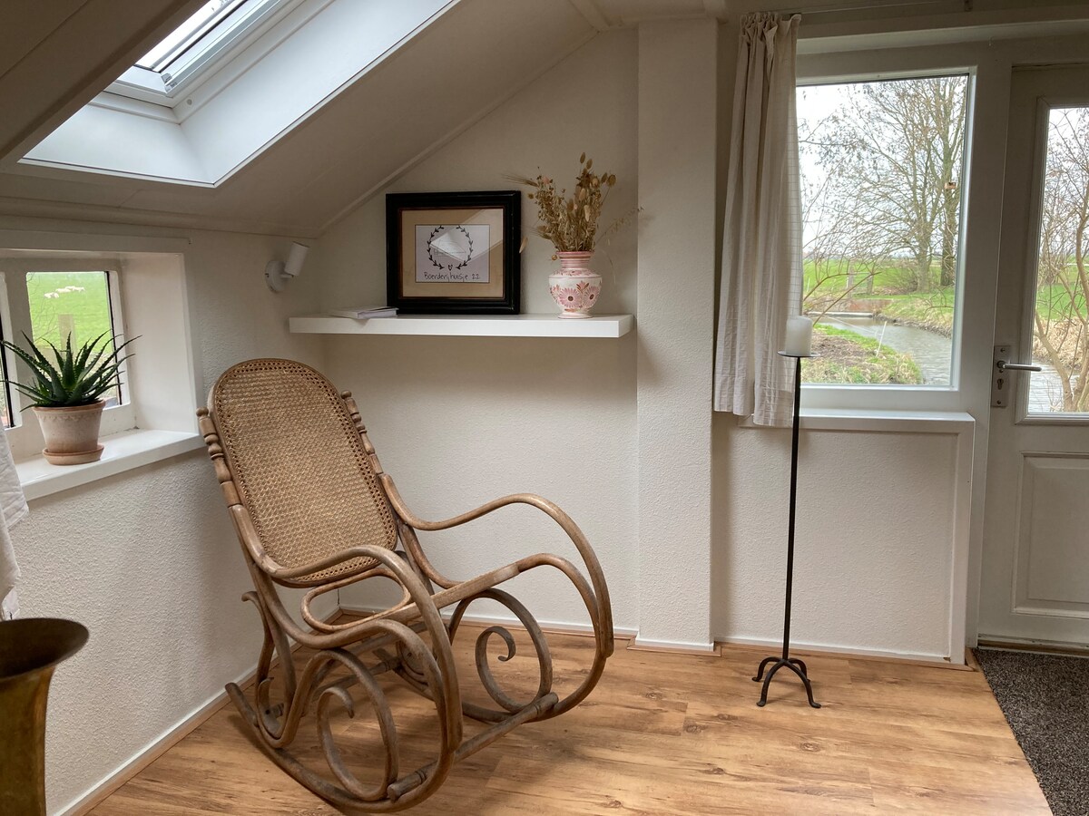 Top Airbnb: Farmhouse 22 - Rural accommodation near Sneek in Wijk 01 Sneek