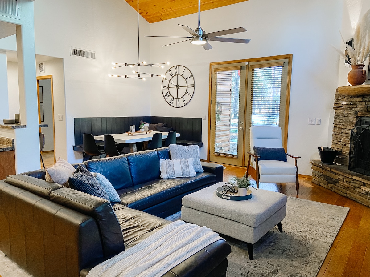 Successful Airbnb property: Family friendly modern cabin. in Pinetop Lakeside