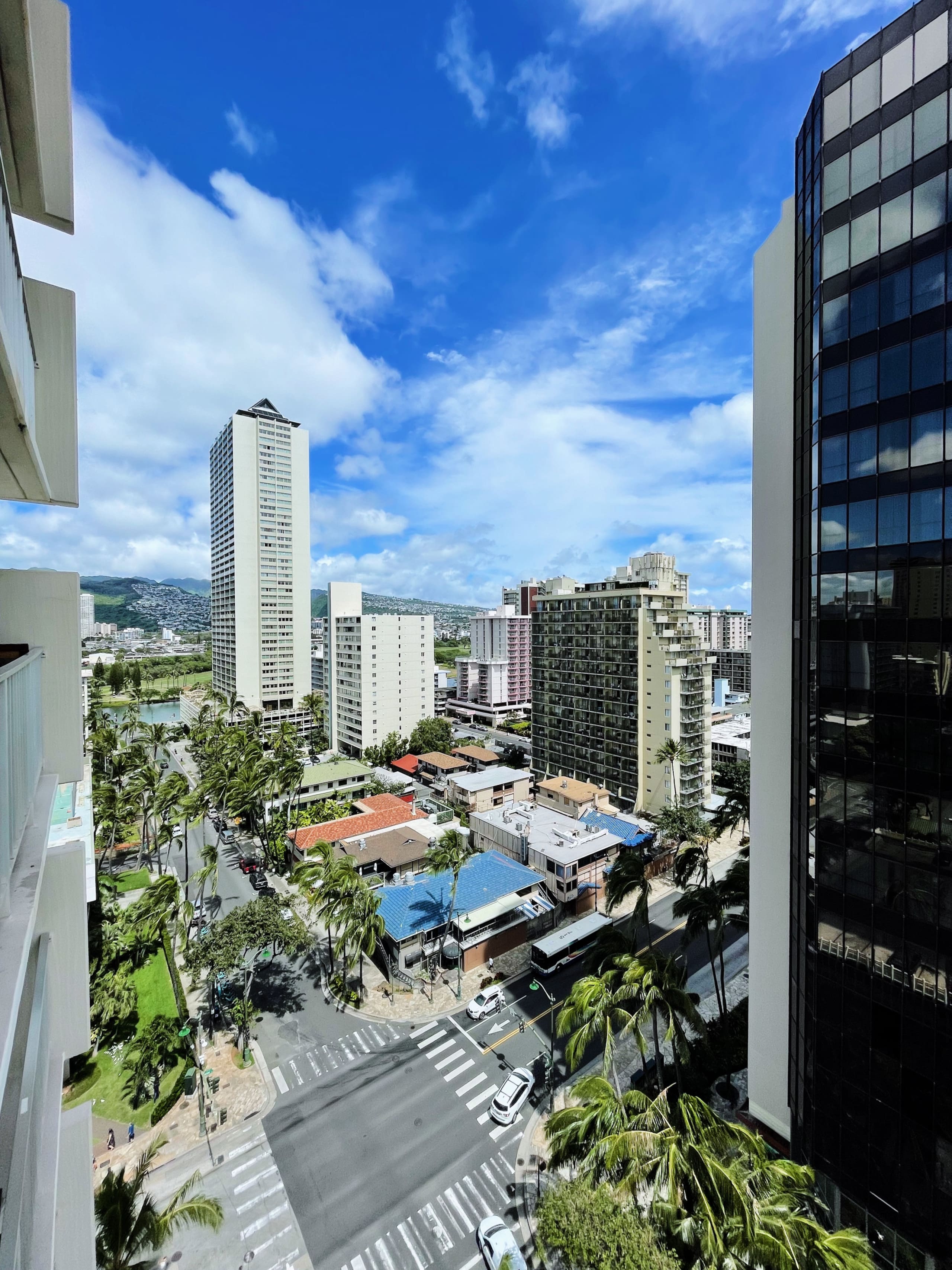 Condo in Honolulu · ★4.96 · Studio · 1 bed · 1 private bath - Image 7