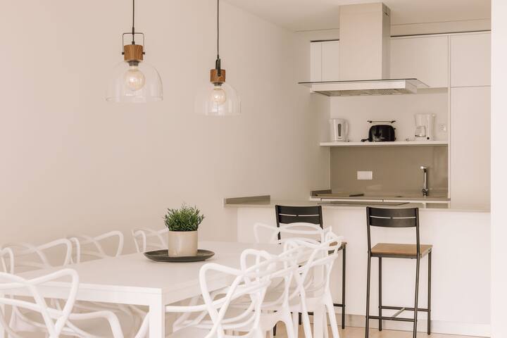 Spacious Three Bedroom Apartment gallery image 3