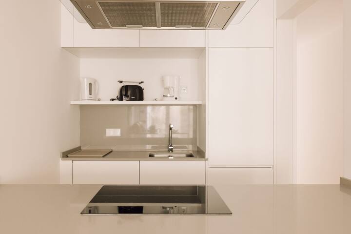 Spacious Three Bedroom Apartment gallery image 2