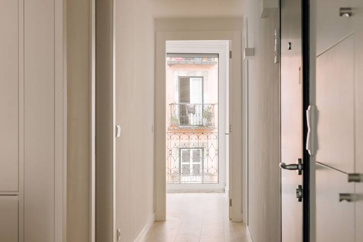 Spacious Three Bedroom Apartment gallery image 4