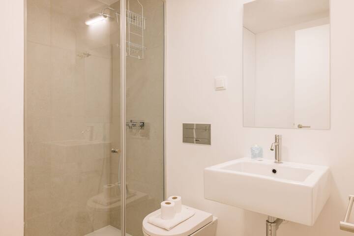 Three bedroom with terrace gallery image 4