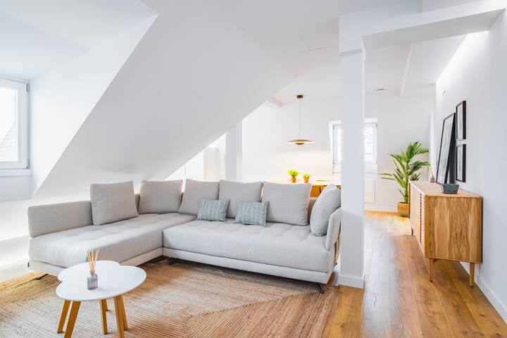 Nuevo y acogedor ático con aparcamientos incluidos gallery image 2