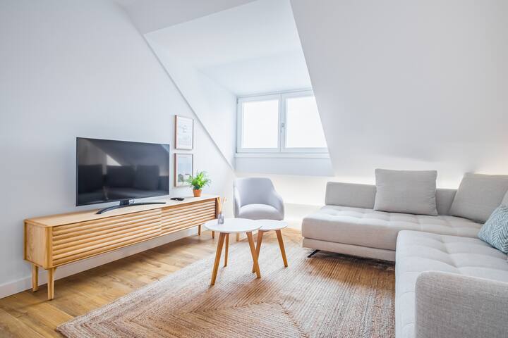 Nuevo y acogedor ático con aparcamientos incluidos gallery image 3