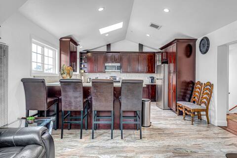 The Gateway - Large Home Near Monterey & Beaches