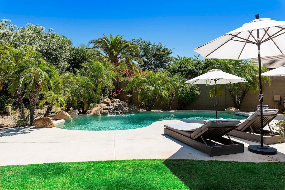 Desert Oasis Grayhawk