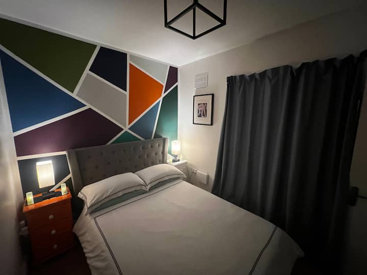 Лампи с парапет с затъмнена завеса. 