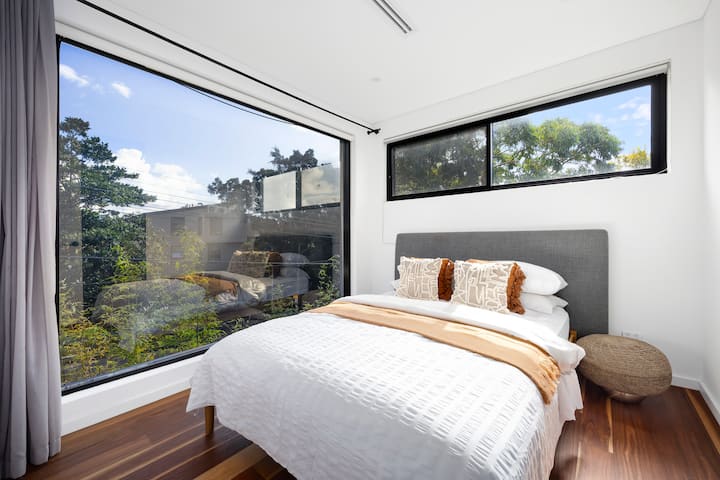 Queen Bed Bedroom 2 (optional additional blow-up King Single)