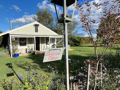 Lane’s End Cottage - cosy farm stay