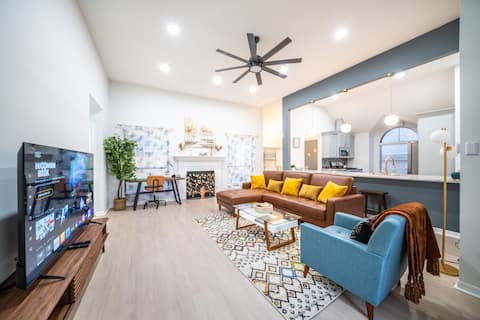 Elegant|Fast wi-fi| EV charger| Convenient locale