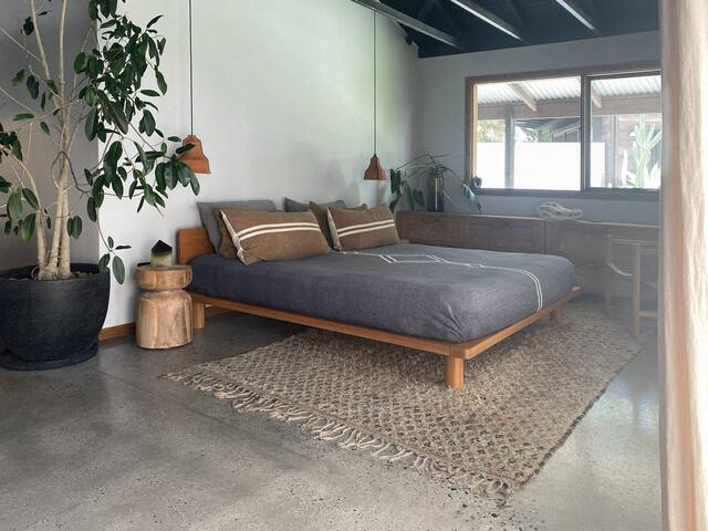 MAIN BASE Byron gallery image 3