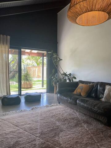 MAIN BASE Byron gallery image 2