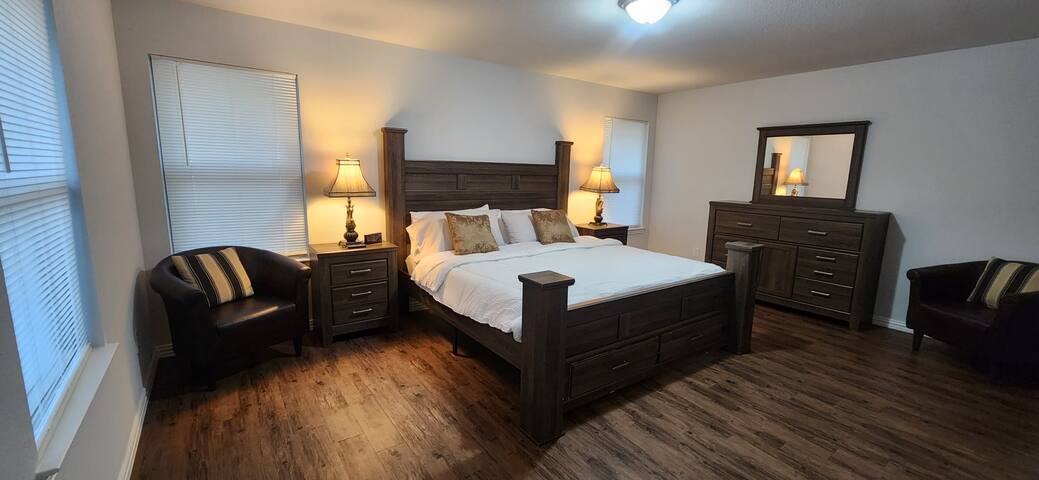 Comfy home minutes from Downtown, Stockyards & TCU gallery image 4