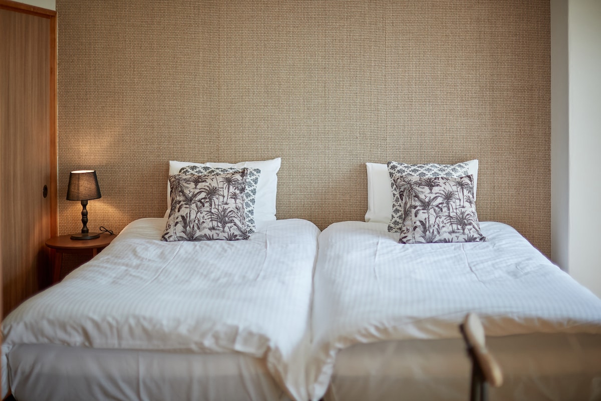 Ნახევრად ორადგილიანი ლუქს-კლასის ლეიბის სპეციფიკაციები.
Შეგიძლიათ გაათავისუფლოთ მოგზაურობის დაღლილობა!