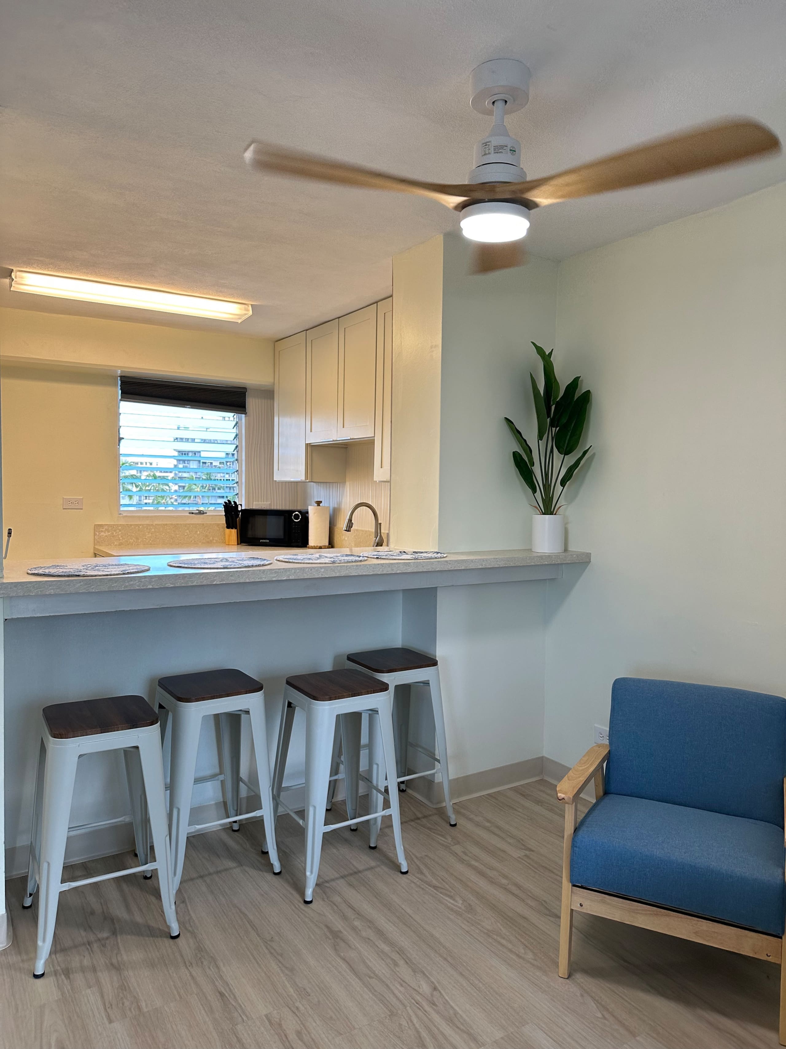 Welcoming Waikiki apt sleeps 6 FREE parking - Image 32