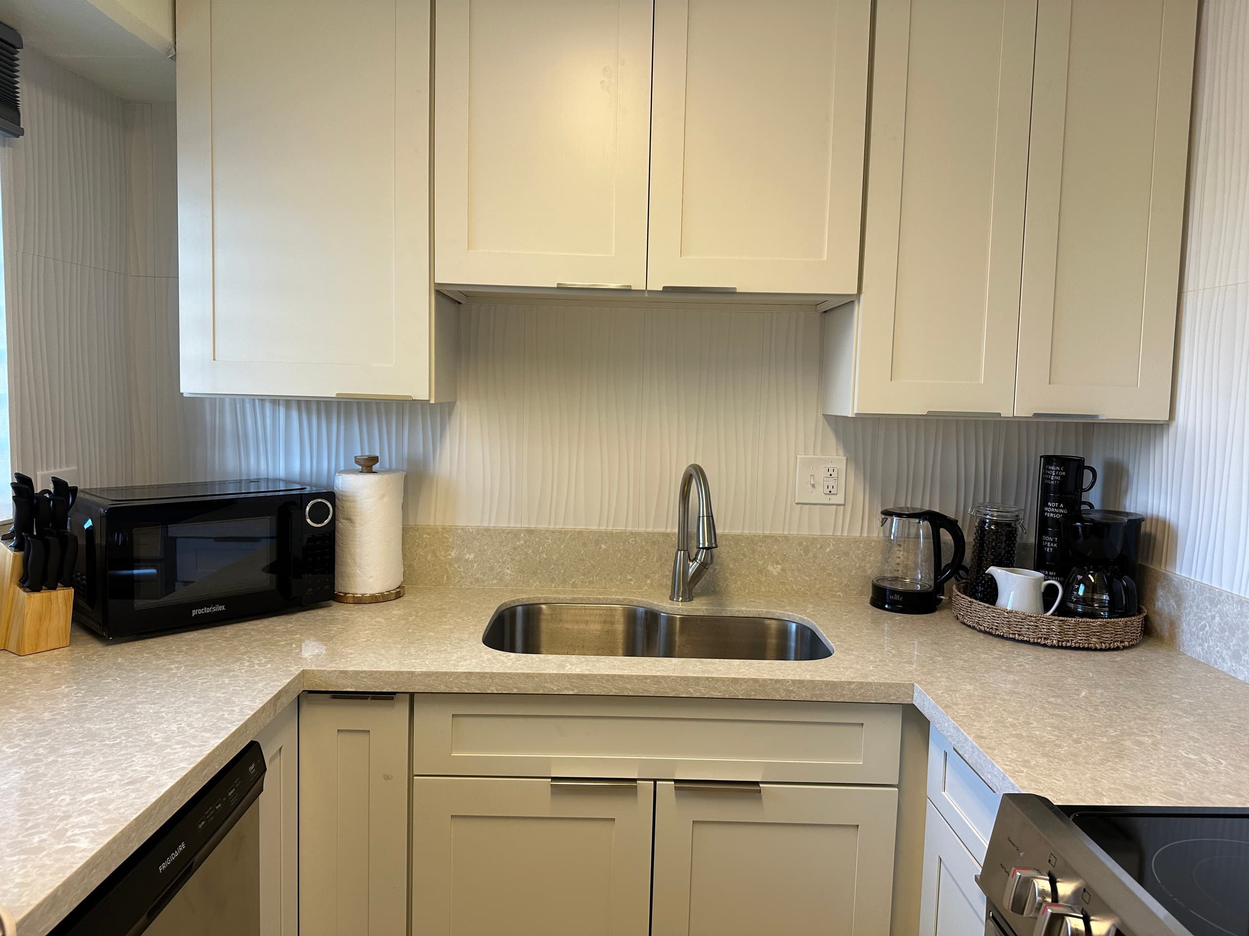 Welcoming Waikiki apt sleeps 6 FREE parking - Image 14