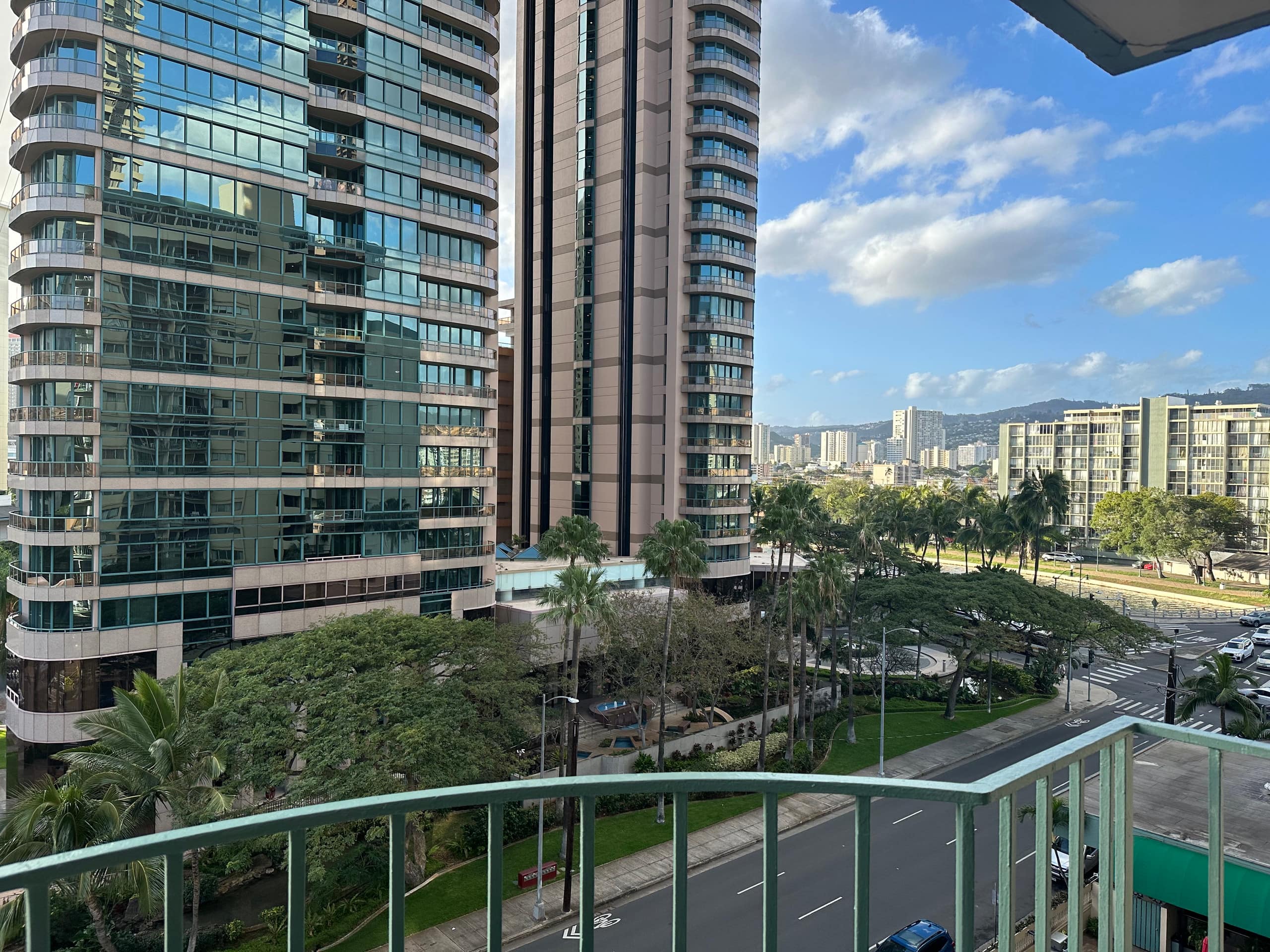 Welcoming Waikiki apt sleeps 6 FREE parking - Image 24