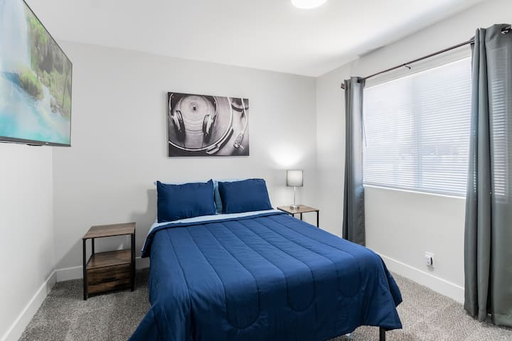 Двойна спалня 2
включва 40- инчов телевизор