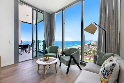 Modern Ocean View Skyhome - Lvl 33 in Broadbeach