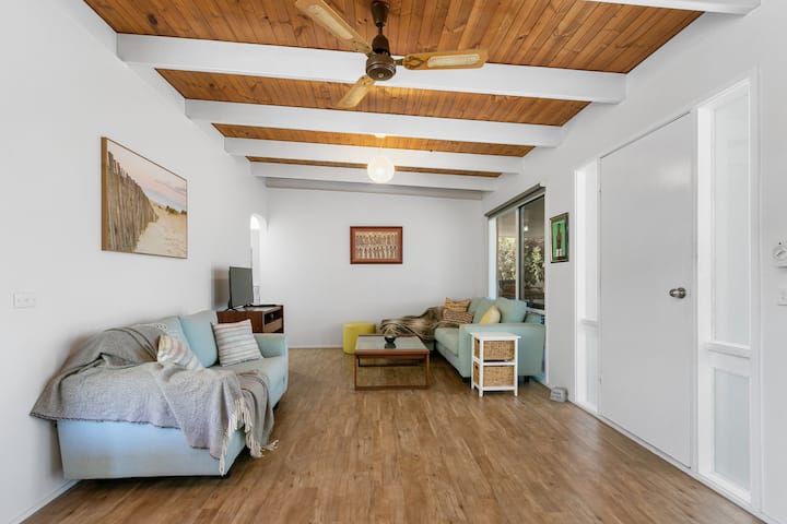Beach Home 100m From Lake, Playground & Shops - Loch Sport