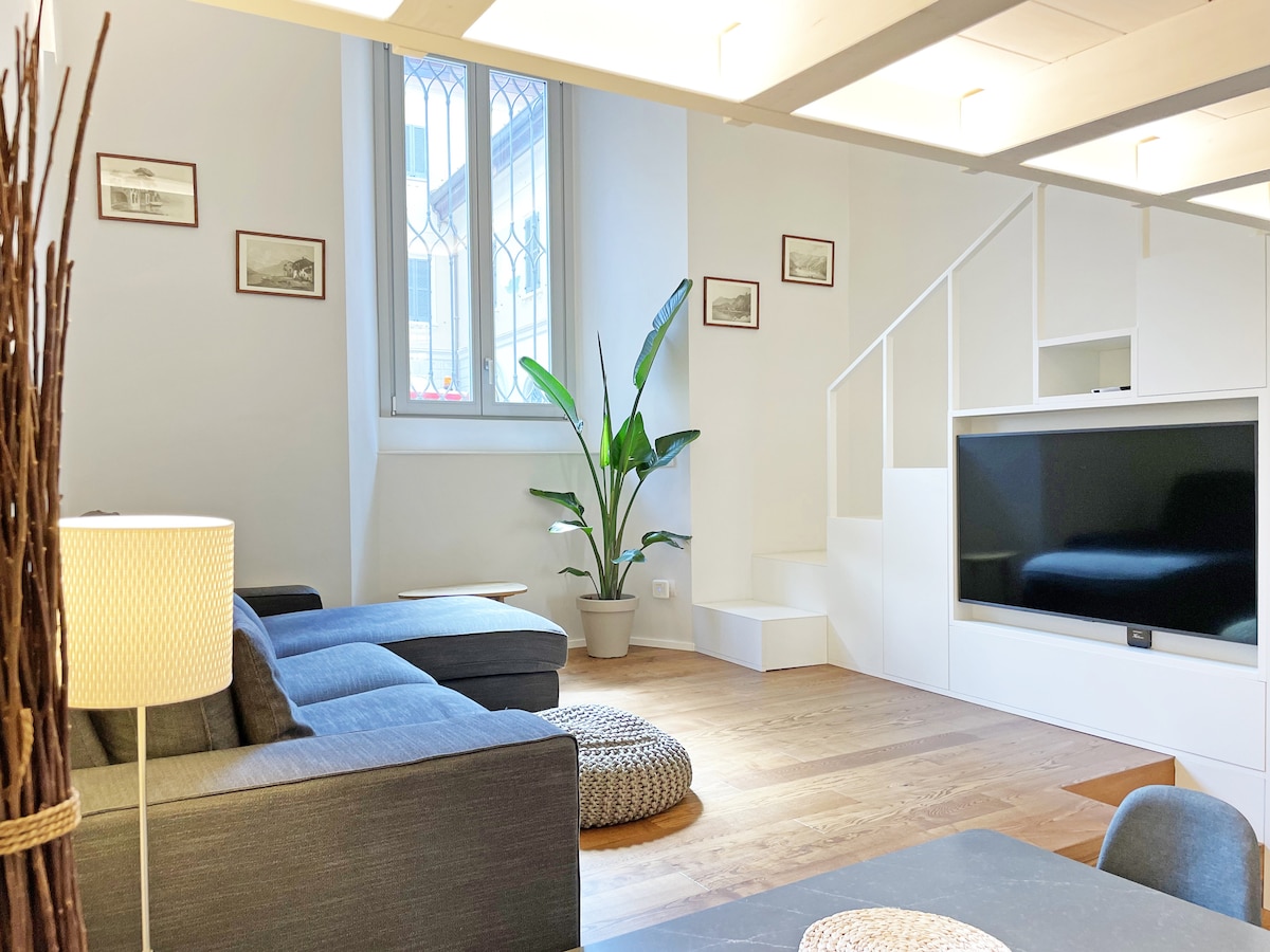 Top performing Airbnb: La Portineria - Modern Apartment Como Old Town in Como