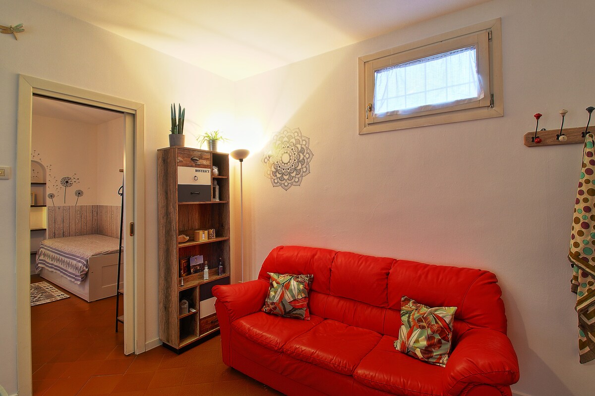 Top Airbnb: Elegant apartment in the center of Lazise in Lazise