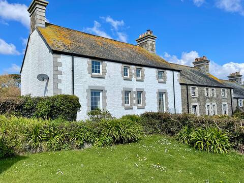Admiralty Cottage in Cadgwith
