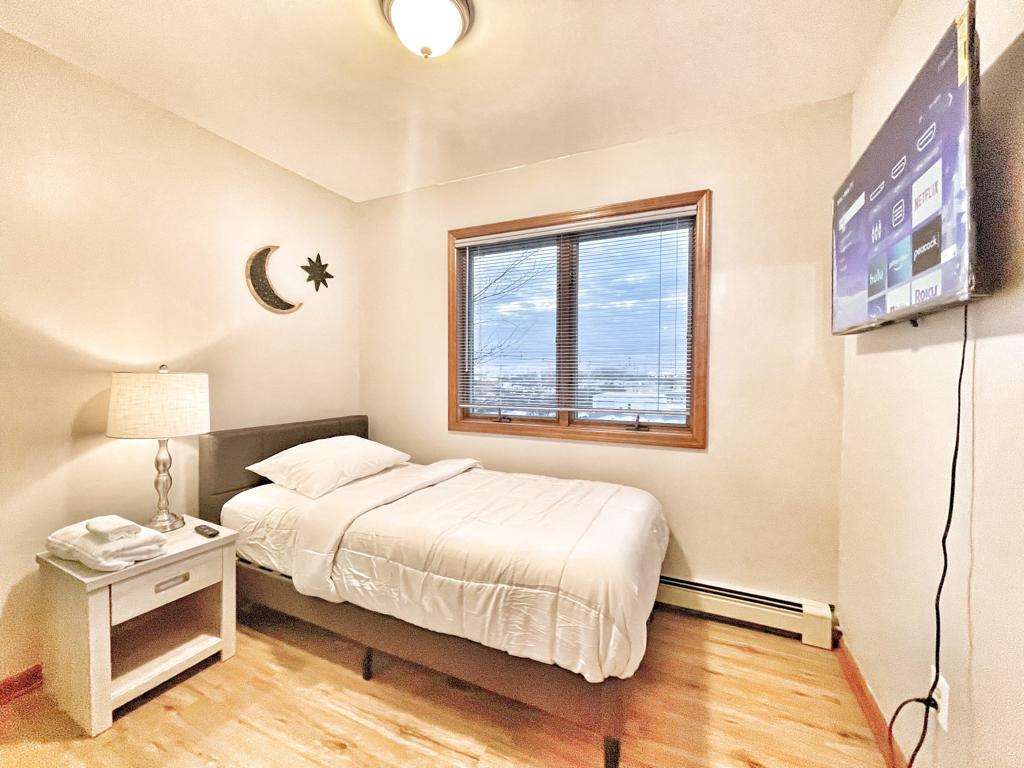 Samostatná posteľ v spálni 