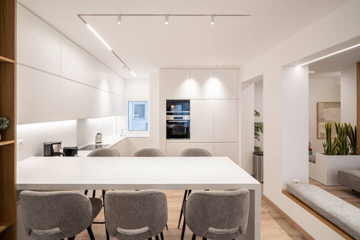 Luxury Apartment in Kolonaki with Balcony gallery image 3