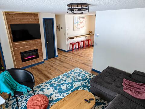 Peregrine's Place: In town, peaceful, pet friendly