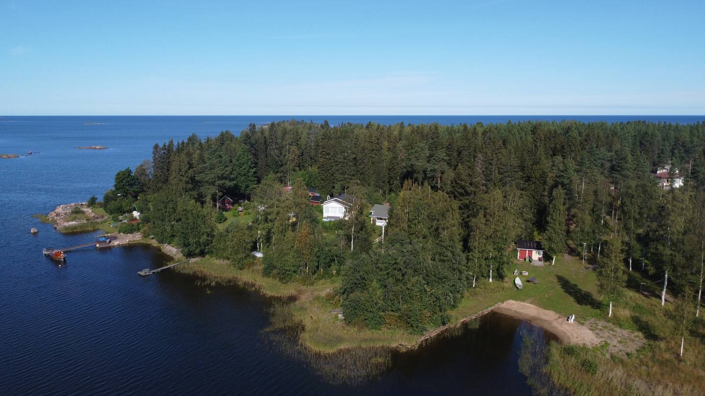 Huvila Rantahuili Meren Rannalla 4