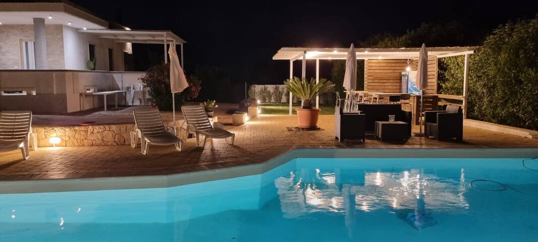 villa con piscina in puglia gallery image 3