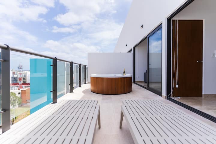 Spectacular Ph With Private Jacuzzi Steps From 5th - Playa del Carmen