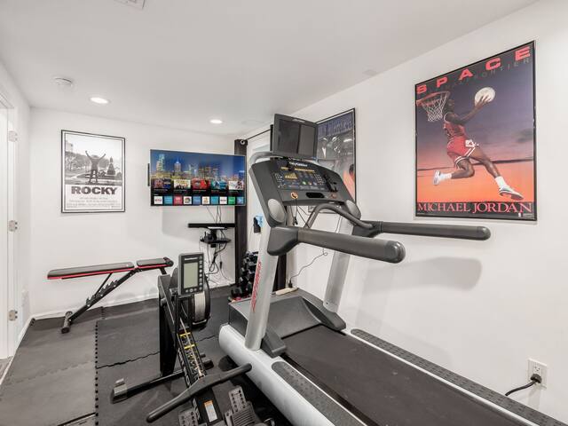 Cozy Home in Heart of Columbus – Gym! gallery image 5