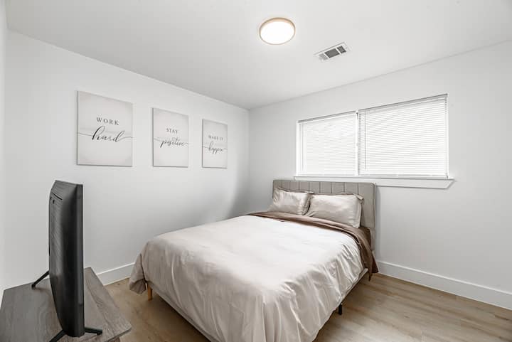 Spálňa s manželskou posteľou