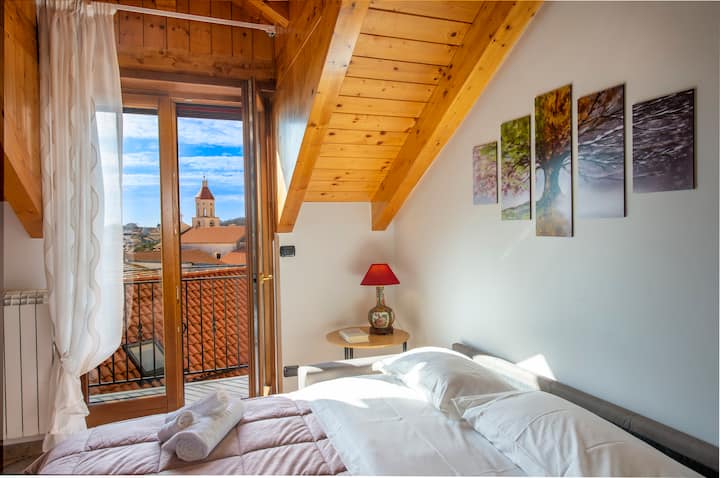 MENŠIA ROZKLADACIA POHOVKA