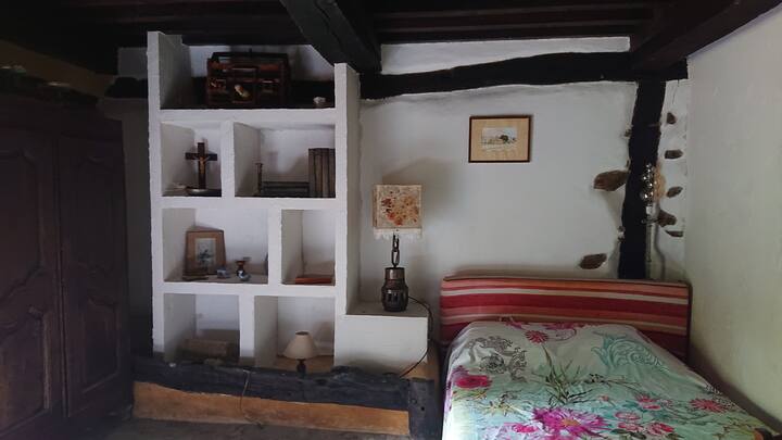 Საძინებელი 3
ორი საწოლი, ორი ადგილი და ერთი ადგილი 