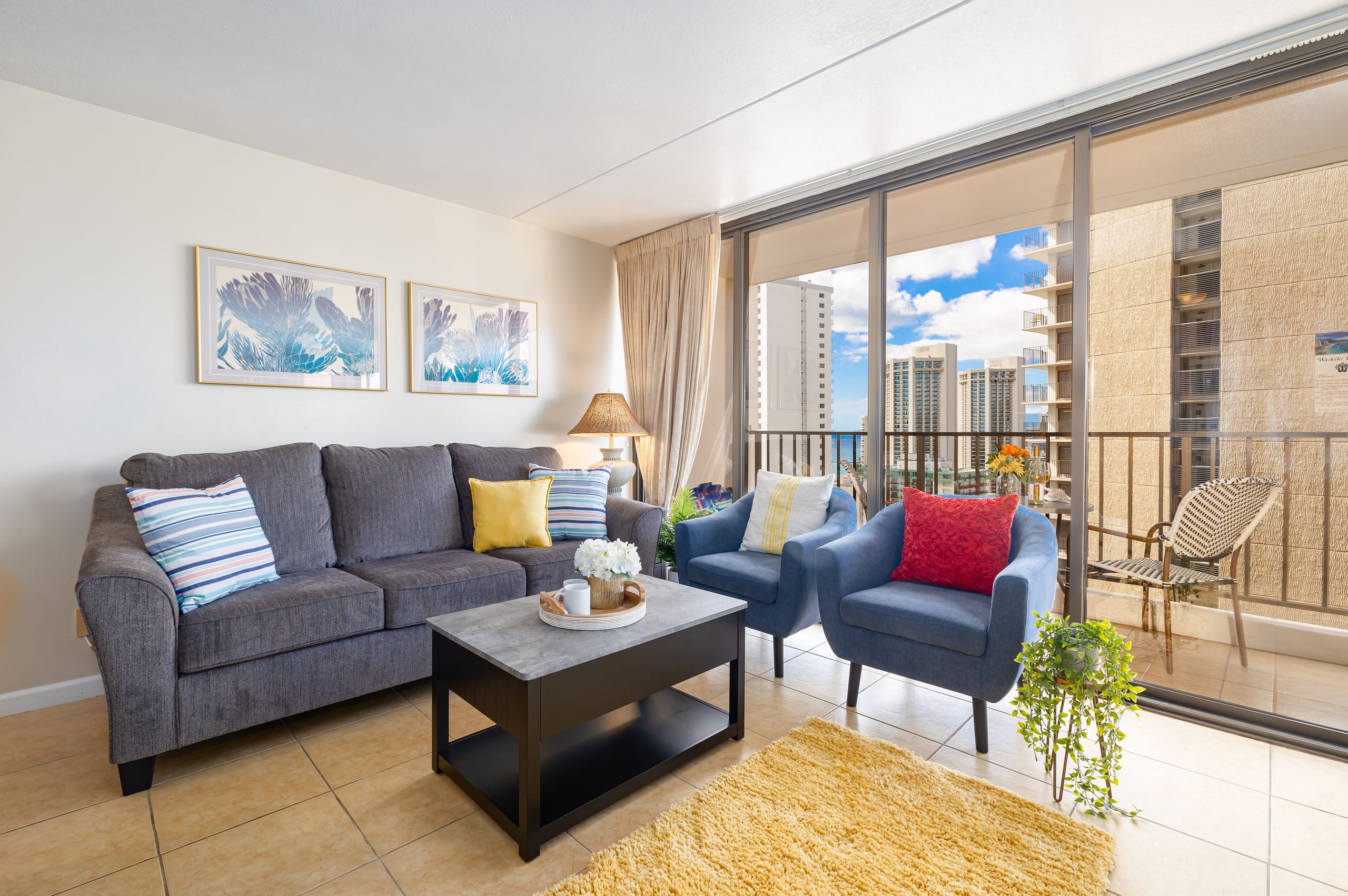 Condo in Honolulu · ★4.91 · 1 bedroom · 2 beds · 1 private bath - Image 2