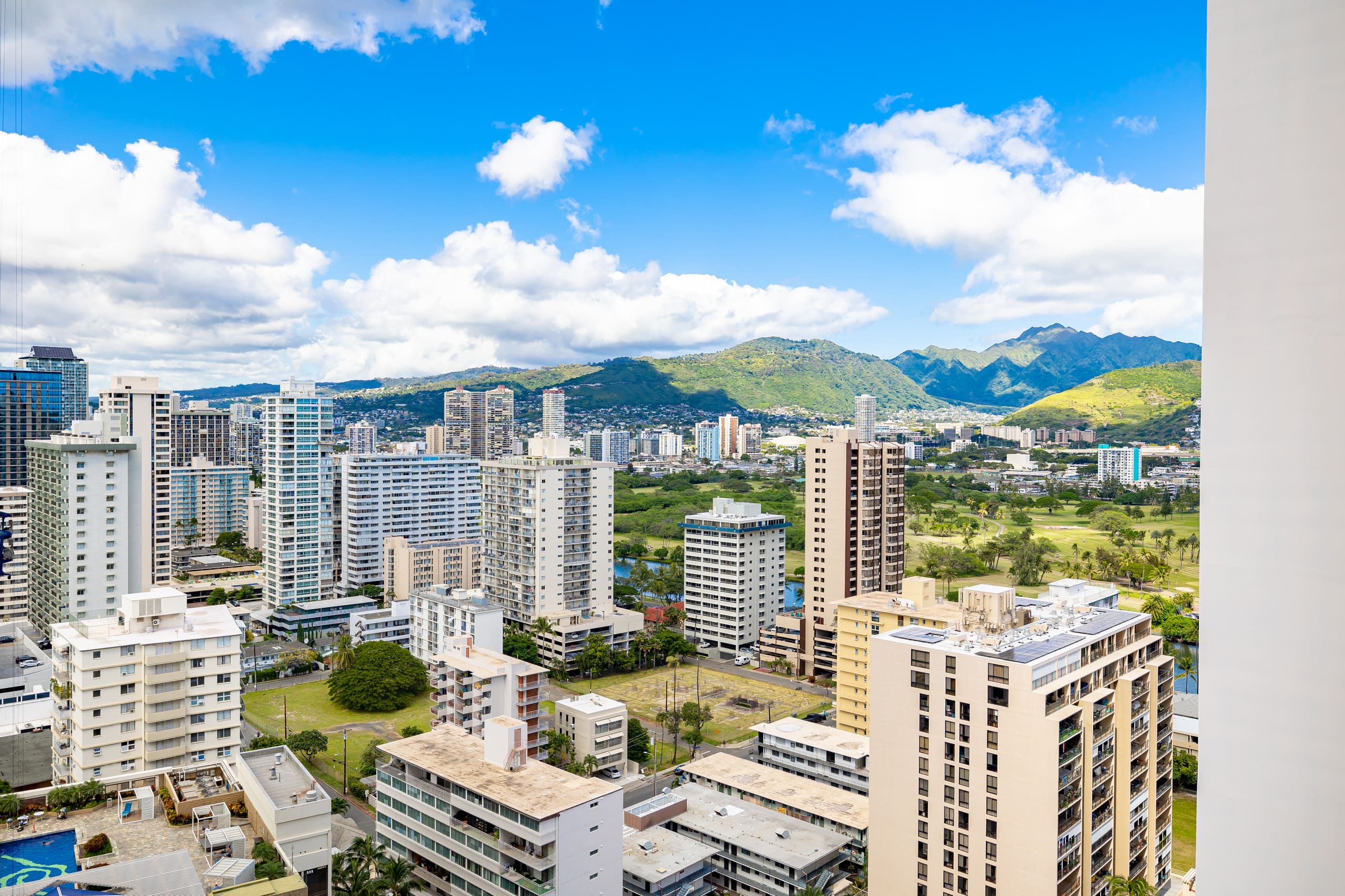 Condo in Honolulu · ★4.91 · 1 bedroom · 2 beds · 1 private bath - Image 23