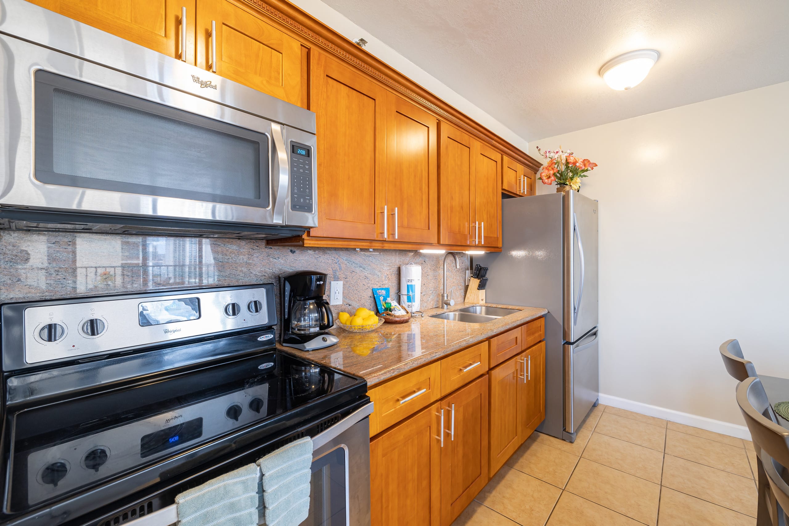 Condo in Honolulu · ★4.91 · 1 bedroom · 2 beds · 1 private bath - Image 6