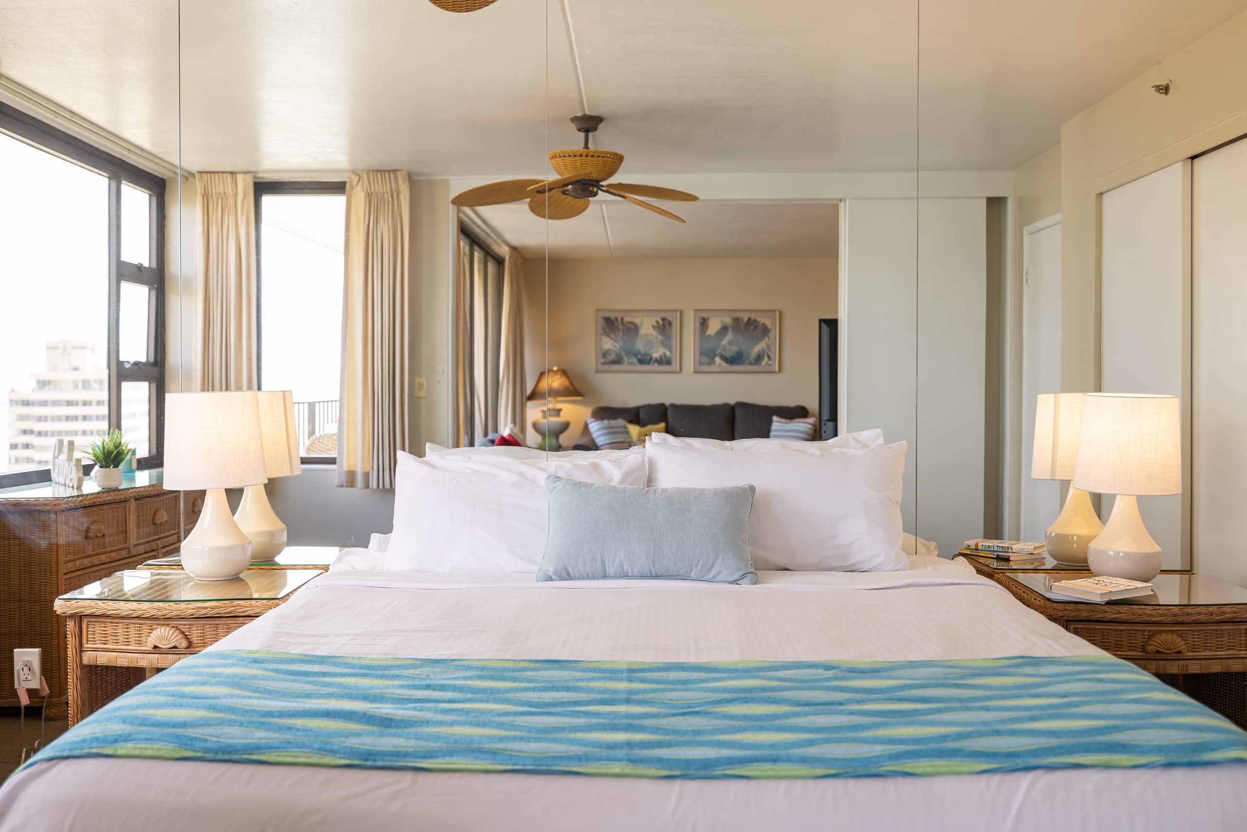 Condo in Honolulu · ★4.91 · 1 bedroom · 2 beds · 1 private bath - Image 12