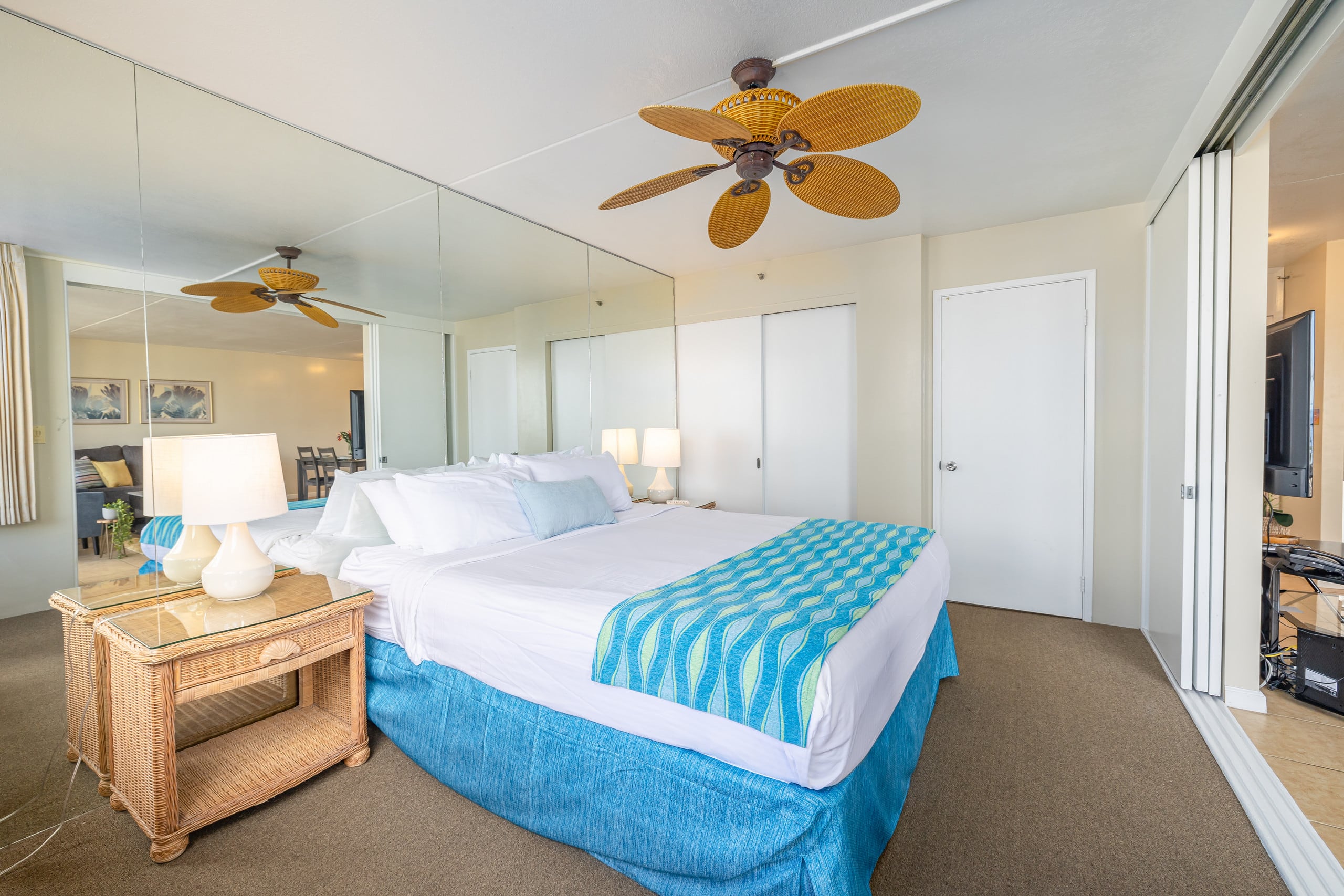 Condo in Honolulu · ★4.91 · 1 bedroom · 2 beds · 1 private bath - Image 13