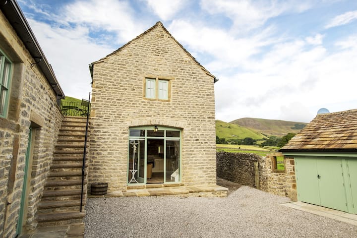 The Coach House, Goosehill Hall, Castleton