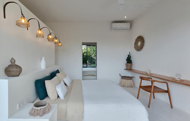 ห้องนอนโต๊ะทำงาน