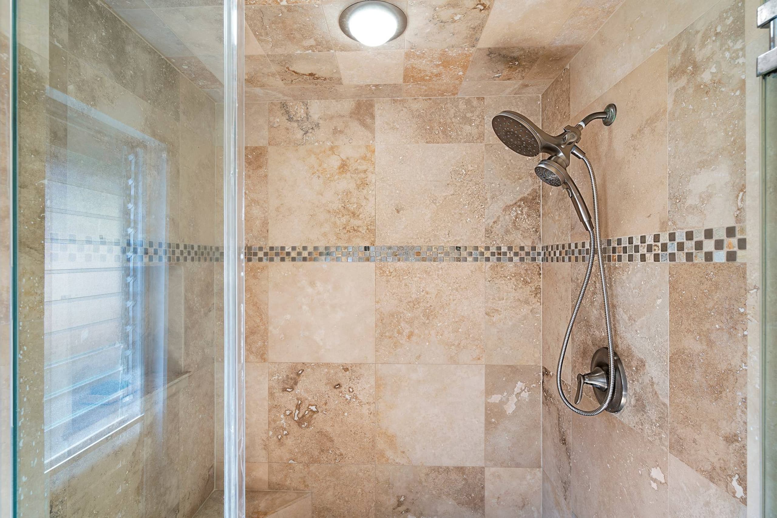 Condo in Kailua-Kona · ★5.0 · 1 bedroom · 2 beds · 1.5 private baths - Image 12