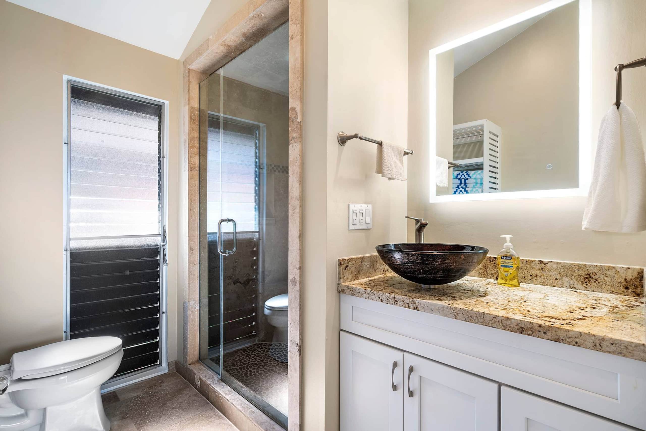 Condo in Kailua-Kona · ★5.0 · 1 bedroom · 2 beds · 1.5 private baths - Image 11