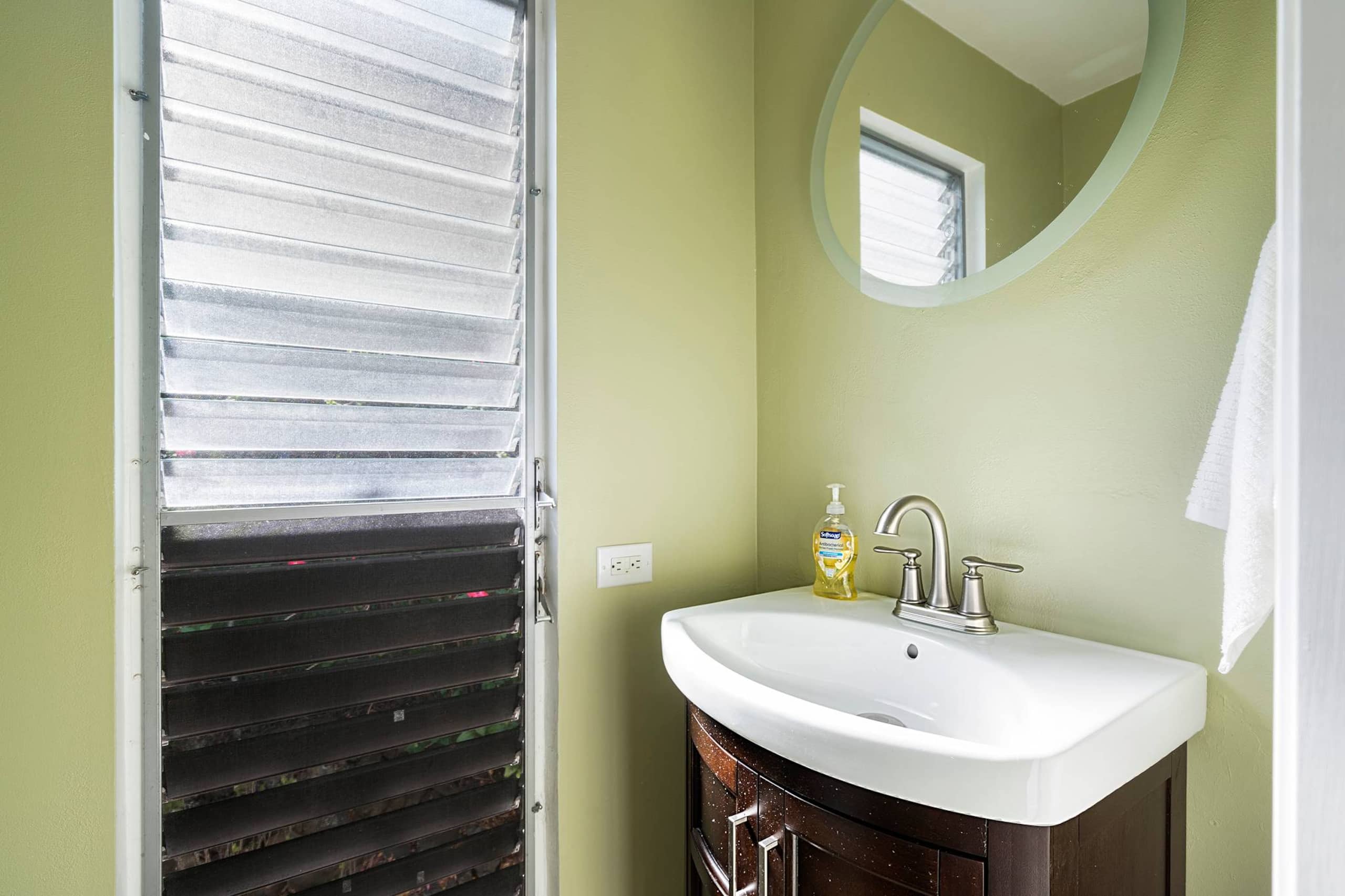 Condo in Kailua-Kona · ★5.0 · 1 bedroom · 2 beds · 1.5 private baths - Image 13