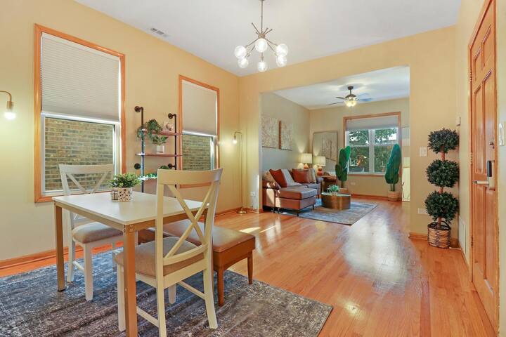 Cozy Irving Park 5BR Home – by O’Hare & Downtown gallery image 3