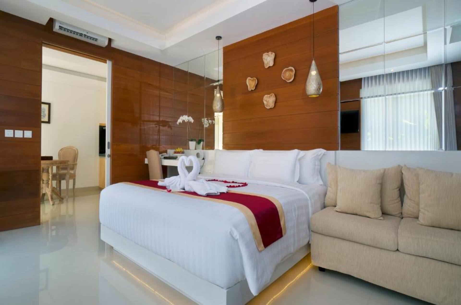 Tranquil Poolside Nook Private Villa in Seminyak 2
